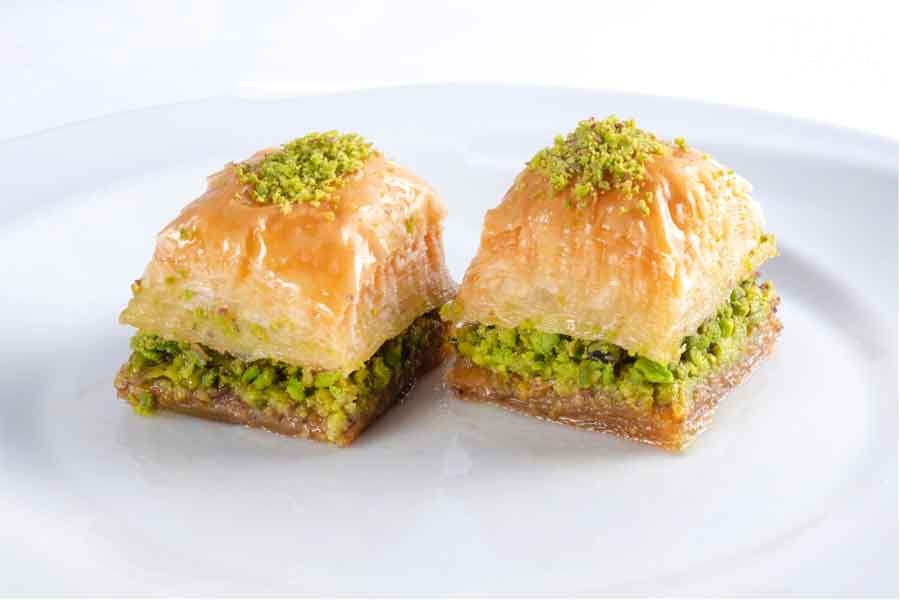 Mengenal Resep Kue Baklava: Kue Khas Turki dengan Lapisan Kenari dan Sirup Madu