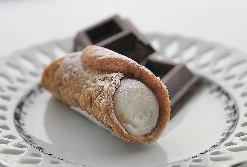 Mengenal Resep Kue Cannoli: Camilan Renyah dan Manis Khas Sisilia, Italia