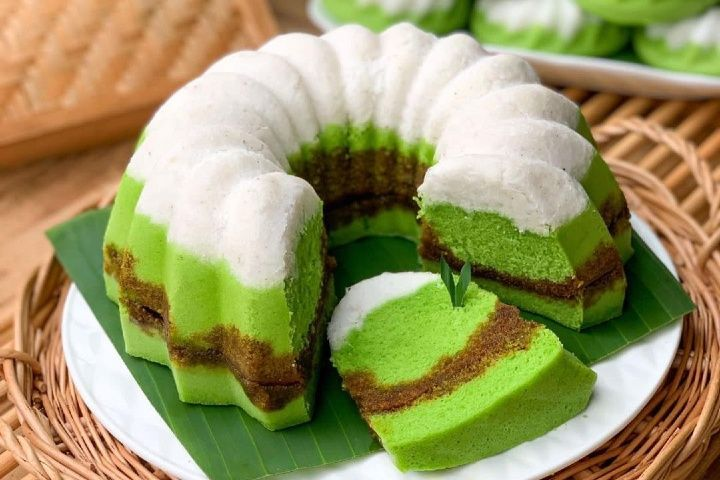 Resep Putu Ayu: Kue Tradisional Lembut dengan Taburan Kelapa Parut